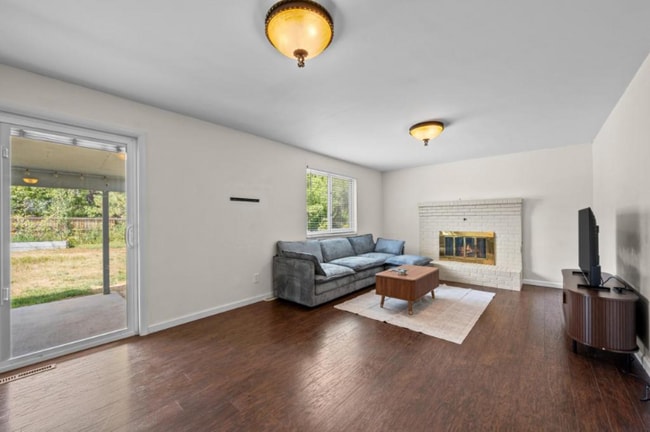 Building Photo - 2219 27th Ave