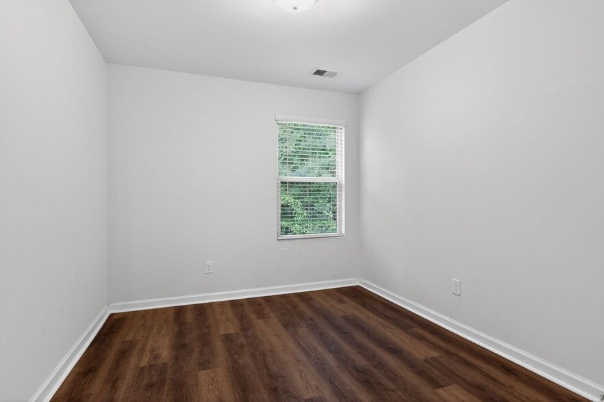 Building Photo - 3122 Meadowstone Ln SW