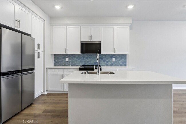 Building Photo - 567 Toledo Way