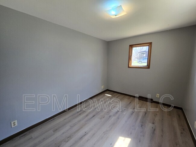 Building Photo - 804 W Mullan Ave