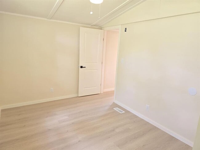 Building Photo - 5060 Evergreen Forest Ln