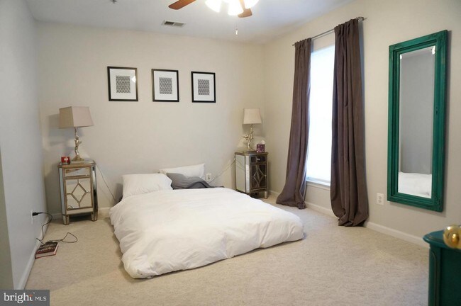 Building Photo - 25320 Lake Mist Square