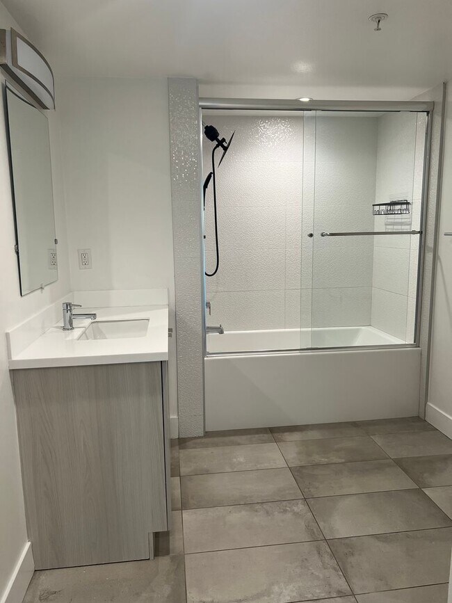 Building Photo - Modern - 2 Story Loft