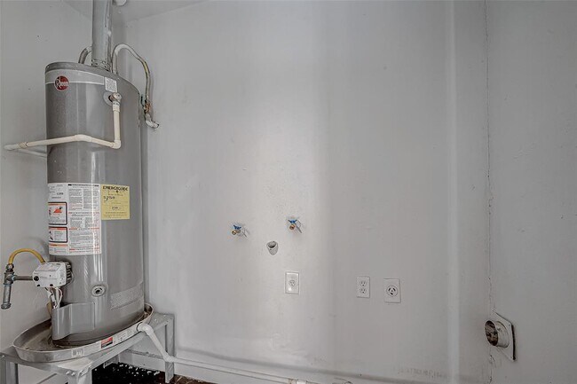 Building Photo - 7315 Housman St