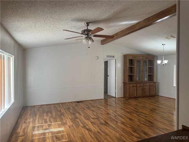 Building Photo - 615 Mead Ln
