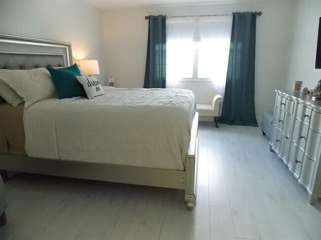 Building Photo - 1701 Andros Isle