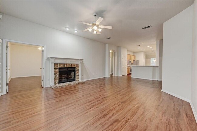 Building Photo - 8516 Dunsmere Dr