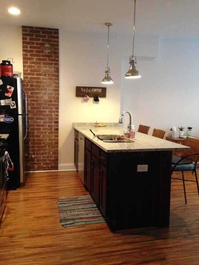 Building Photo - UNION