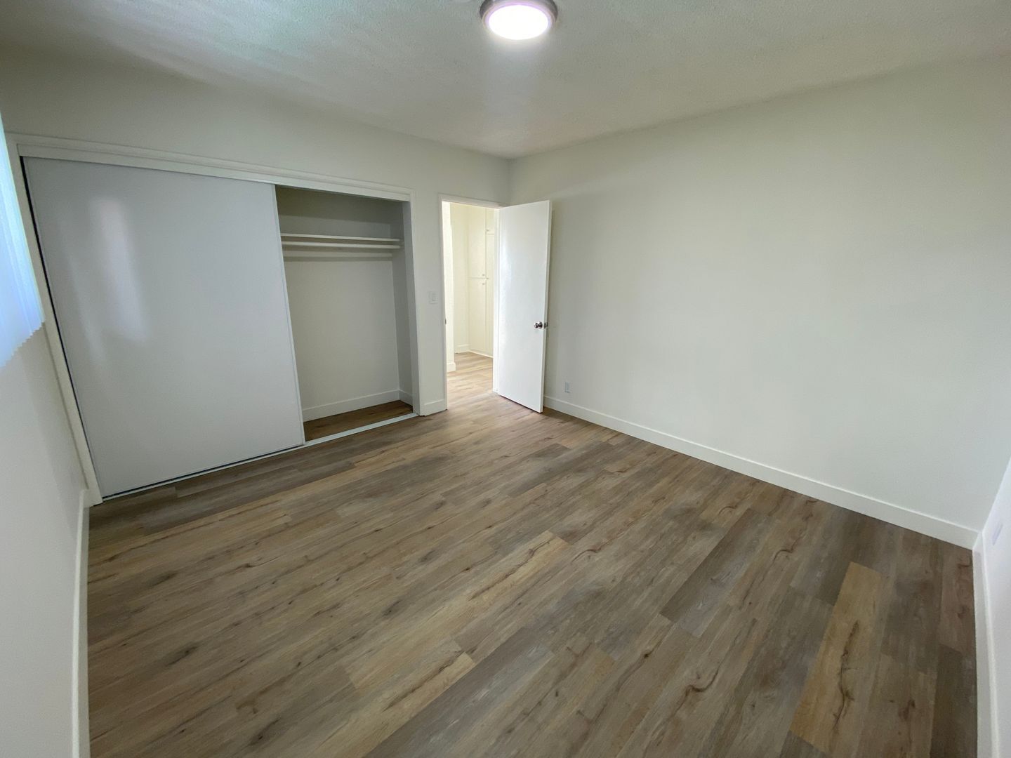 Building Photo - 5230 Vesper Ave