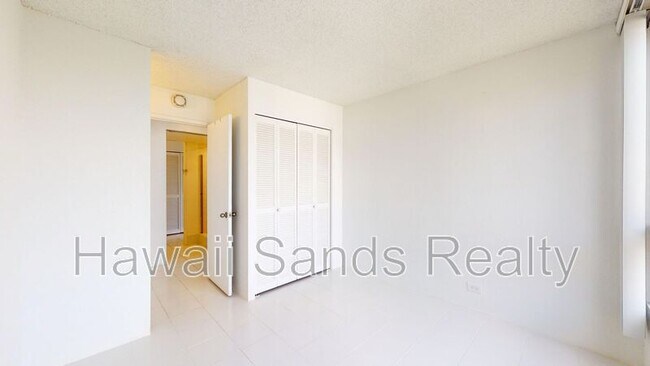Building Photo - 320 Liliuokalani St