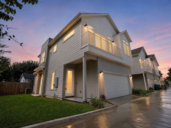 Building Photo - 851 Prosper St