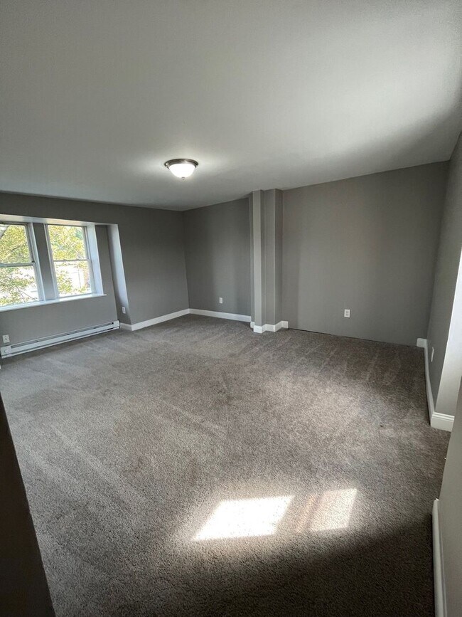 Building Photo - 2 BR Home Available in Allentown, PA