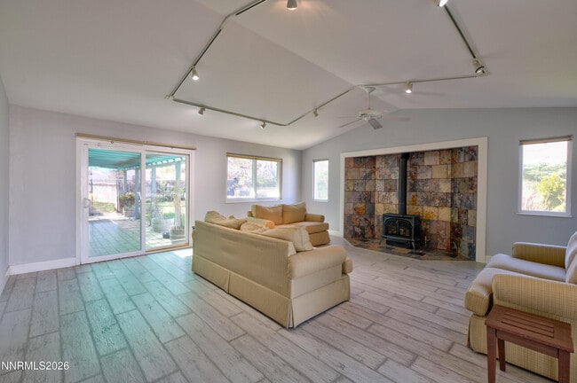 Building Photo - 12310 S Hills Dr