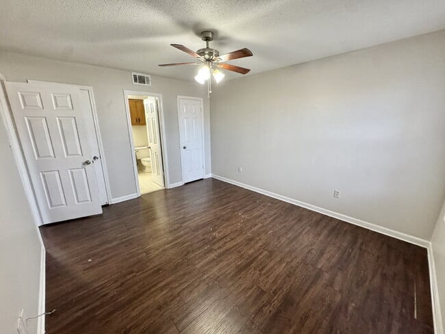 Building Photo - 6564 Whitetail Ln