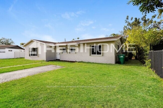 Building Photo - 10855 SW 152nd Terrace