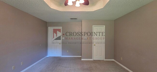 Building Photo - Spacious and Stunning 3 Bedroom 2 Bath Home in Longview!