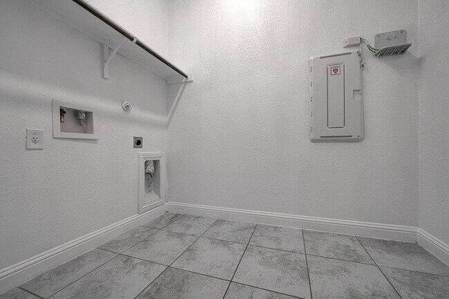 Building Photo - 20908 Akbash Ln
