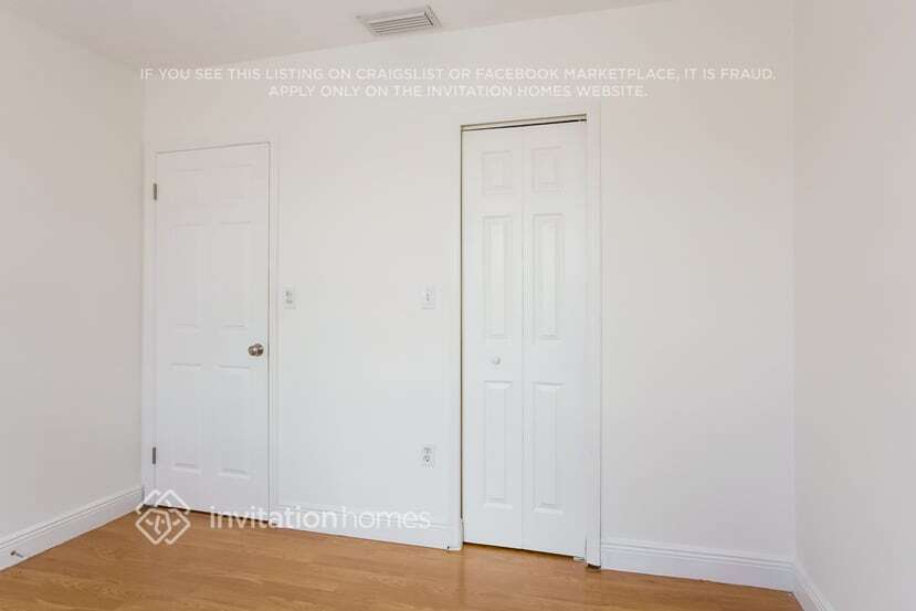 Building Photo - 10029 SW 146th Pl