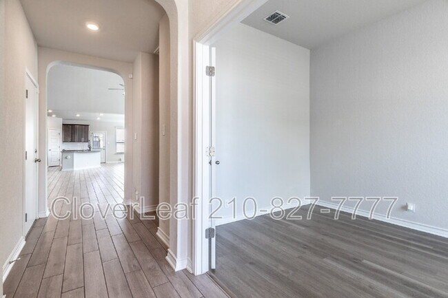 Building Photo - 9602 Bicknell Sedge