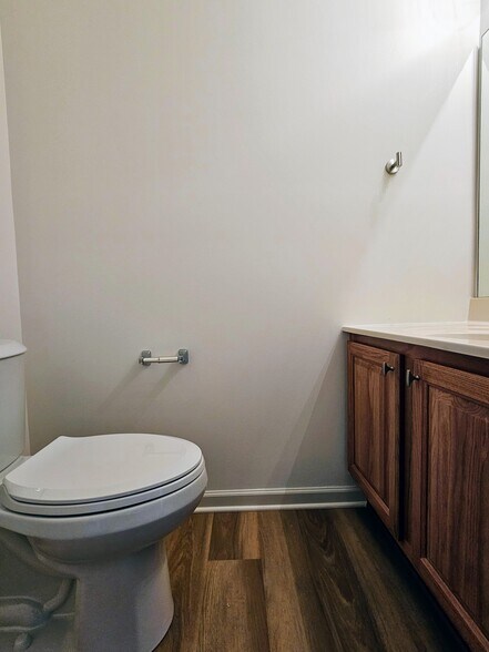 Building Photo - 107 Acorn Ln