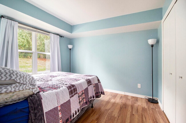 Building Photo - 2221 S Huron Pkwy