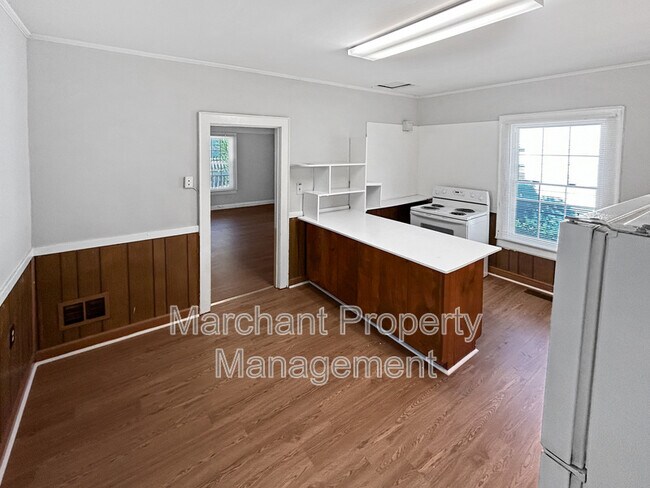 Building Photo - 24 Jones St