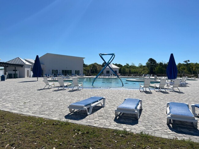 Building Photo - Four-Bedroom, Three-Bath, Unfurnished Hous...