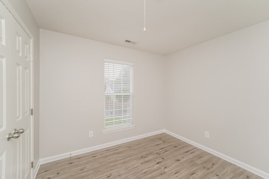 Building Photo - 5049 Prosperity Ridge Rd