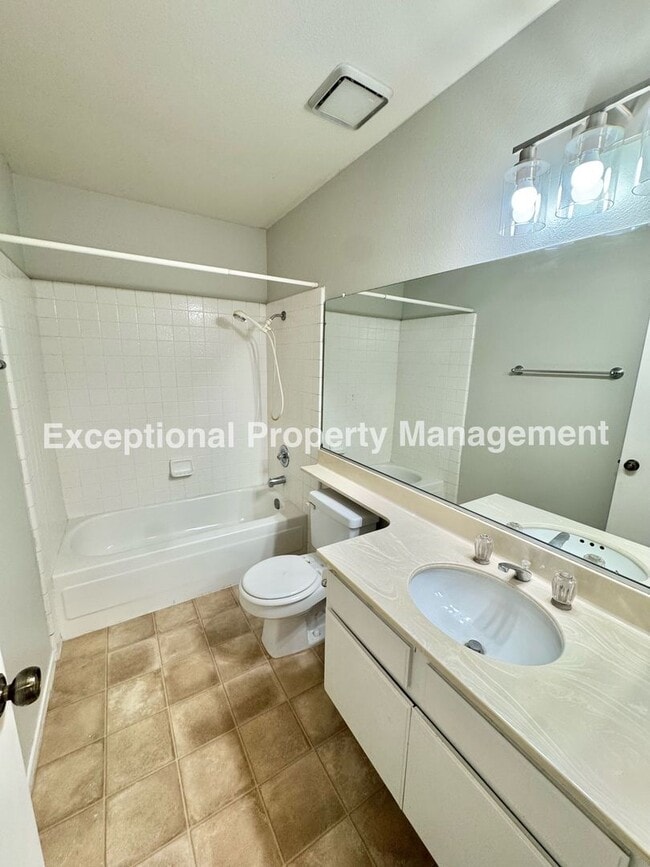 Building Photo - 8419 Cedarwood Ln