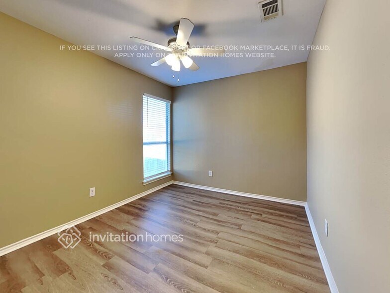 Building Photo - 304 Stringer Dr