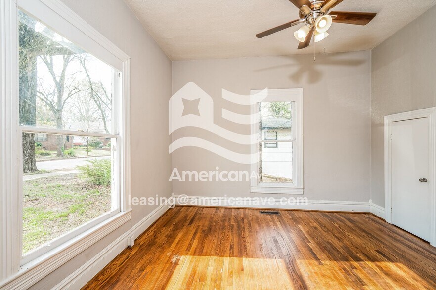 Building Photo - 7832 4th Ave S