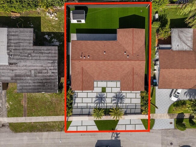 Building Photo - 19511 NE 18th Pl