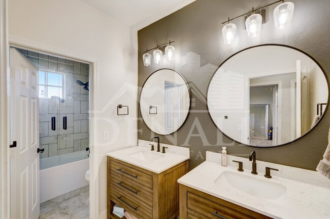 Building Photo - 40844 N Union Trail