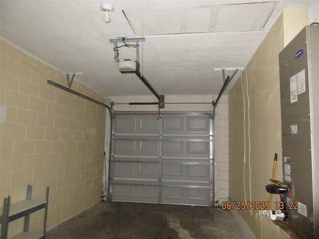 Building Photo - 154 Tulip Way