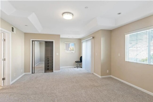 Building Photo - 108 Balbach St
