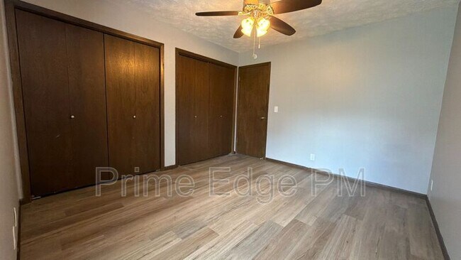 Building Photo - 6235 Holdrege-D5