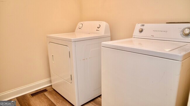 Building Photo - 2249 Ewell Park Dr NW