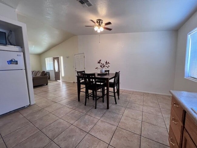 Building Photo - 3 Br 2Ba House with Garage and fenced yard**FURNISHED**