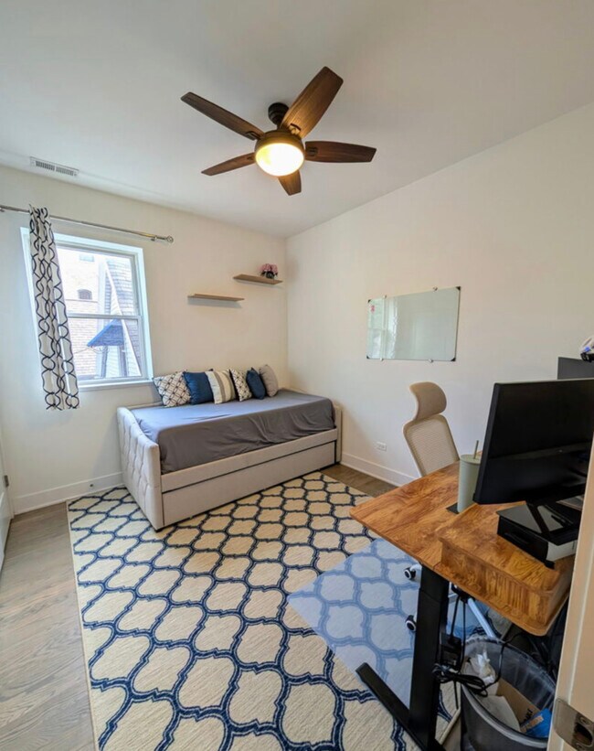 Building Photo - 4111 N Western Ave