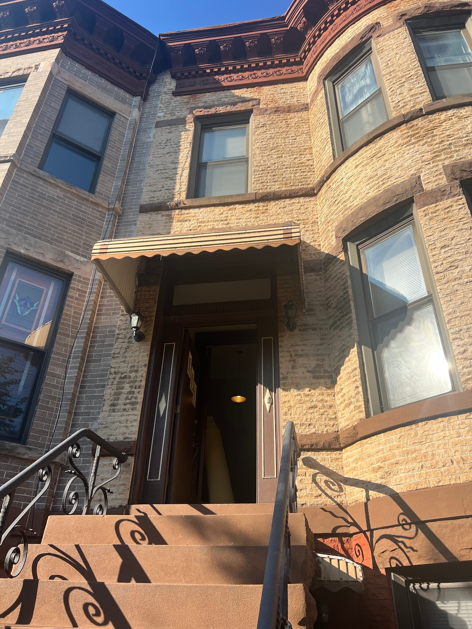 Building Photo - 524 58th St