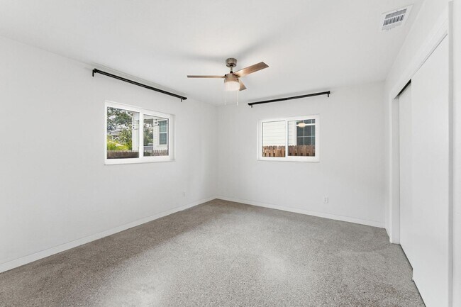 Building Photo - 766 20th Ave N