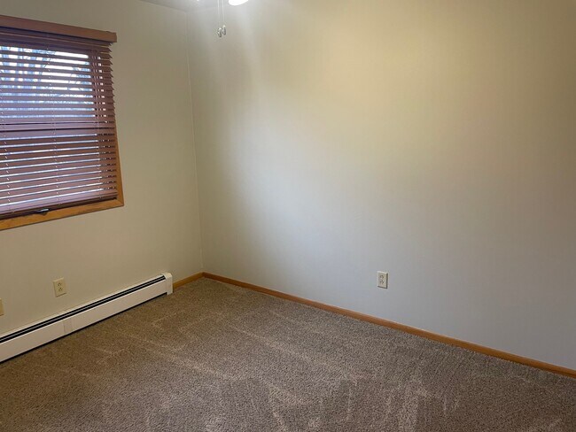 Building Photo - 1223 S Main St