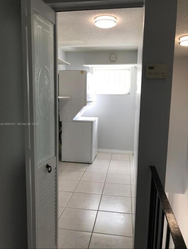 Building Photo - 210 NW 87th Ave