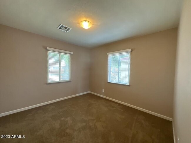 Building Photo - 1501 E Palm Ln