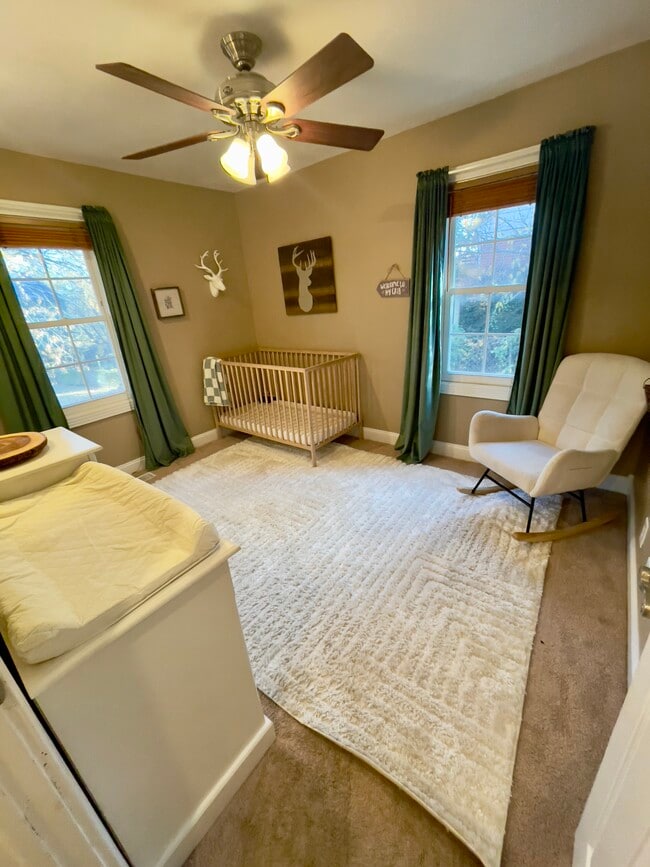 Building Photo - 1218 W 25th St S