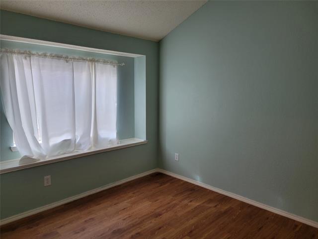 Building Photo - 9220 Nightingale Dr