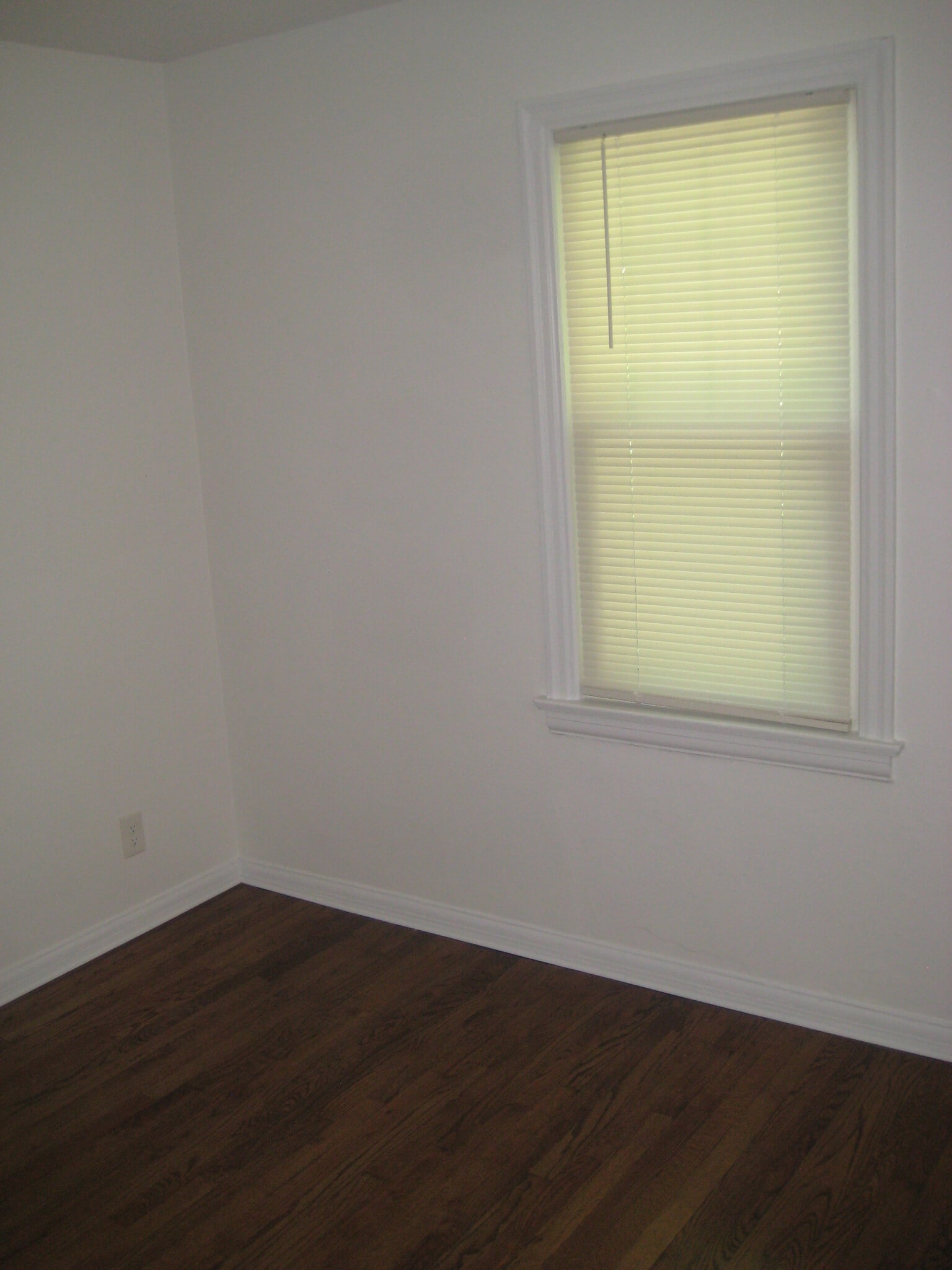 Bedroom 2 pic 2 - 5711 Whitney Ave