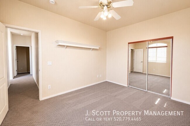 Building Photo - 4172 E Santa Fe Ln