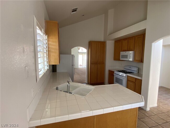 Building Photo - 358 July Jewel Ave