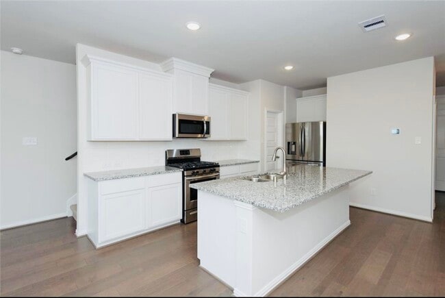 Building Photo - 27930 Western Crk Ct